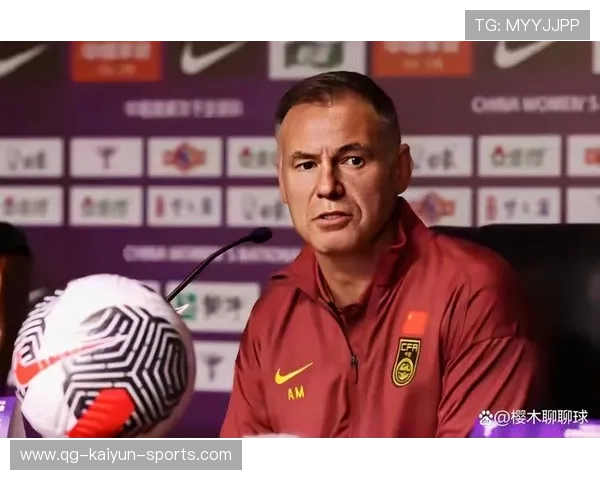中国女足主帅怒斥外界：不要再黑我们
